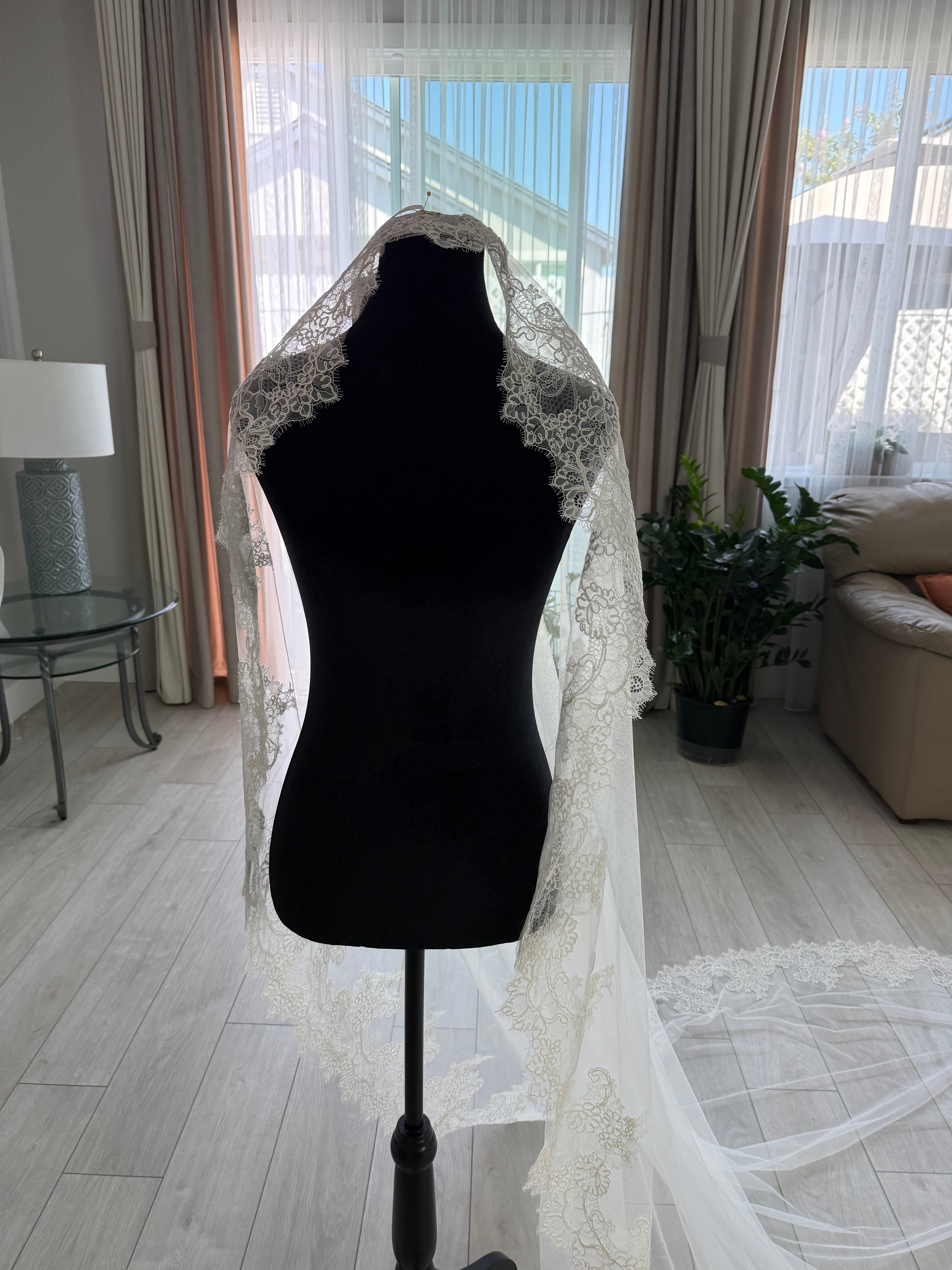 Royal Cathedral Mantilla Veil