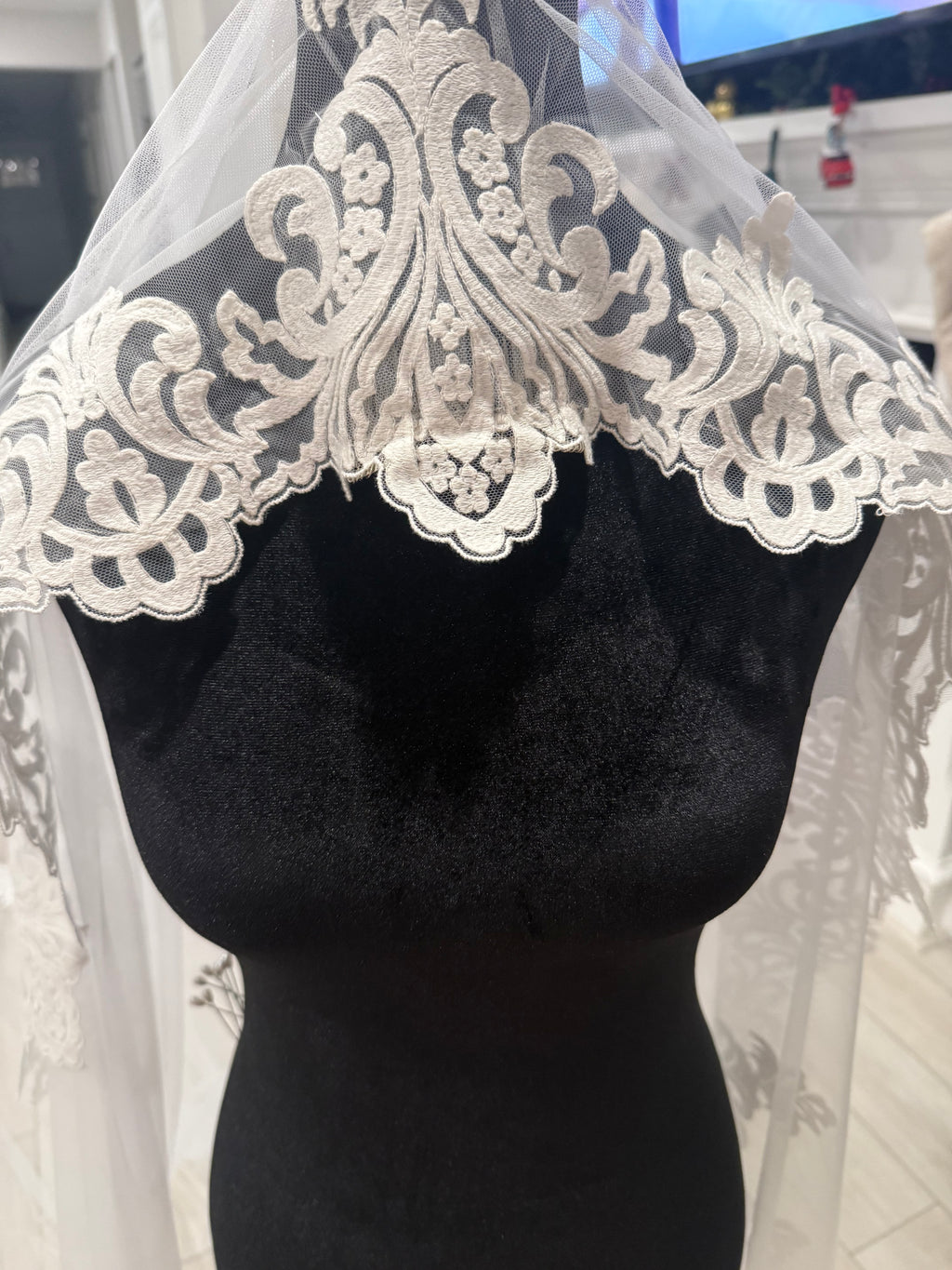 Royal Lace Mantila Veil